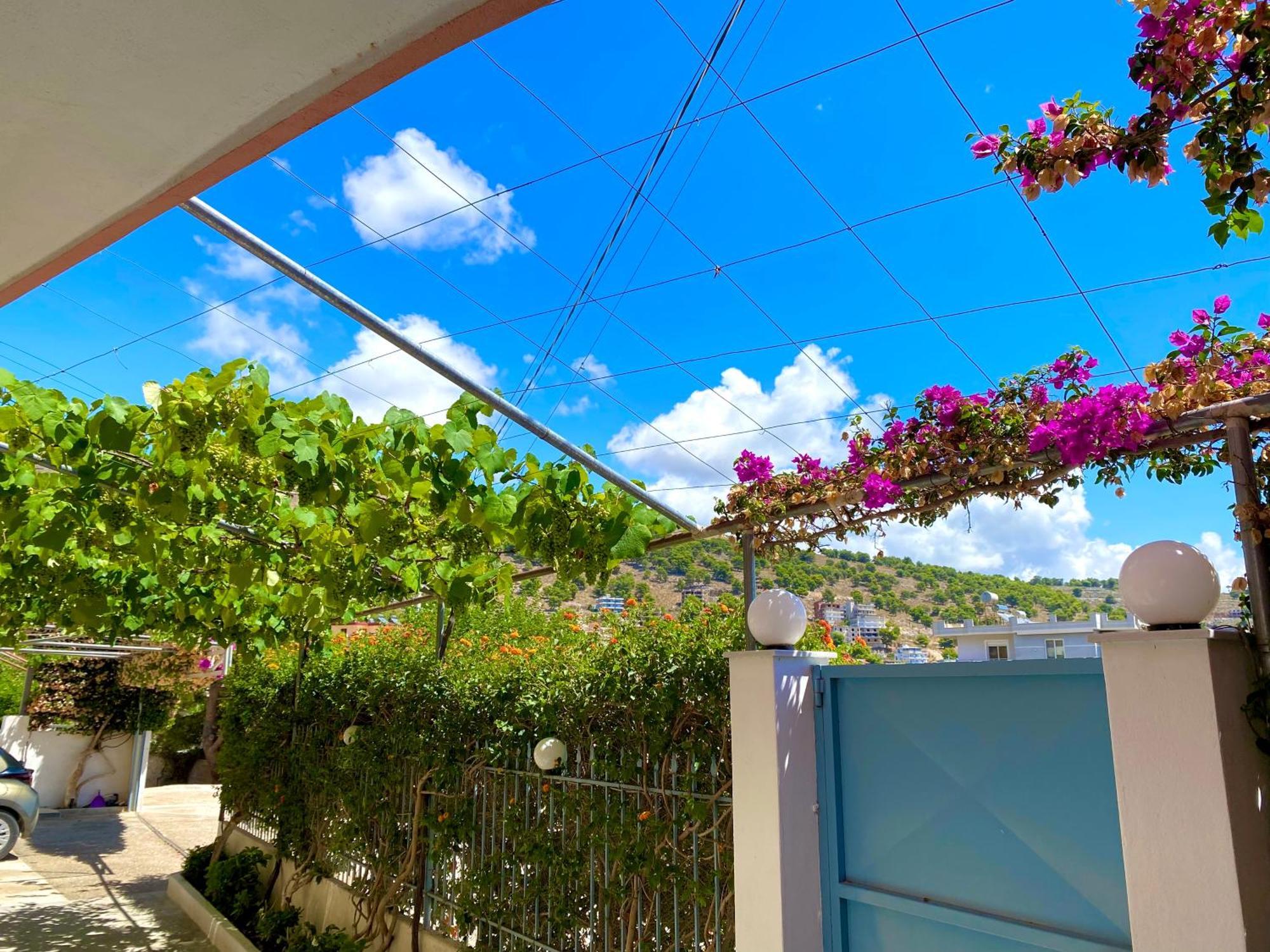 Tomi Apartments Sarandë Exterior foto